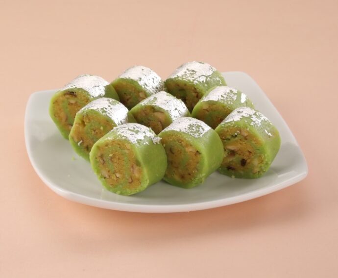 Kaju Pista Roll